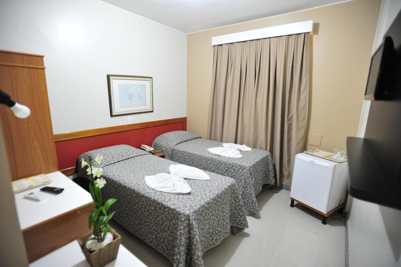 Hotel Cllin Premium Plaza Muriaé Exterior foto